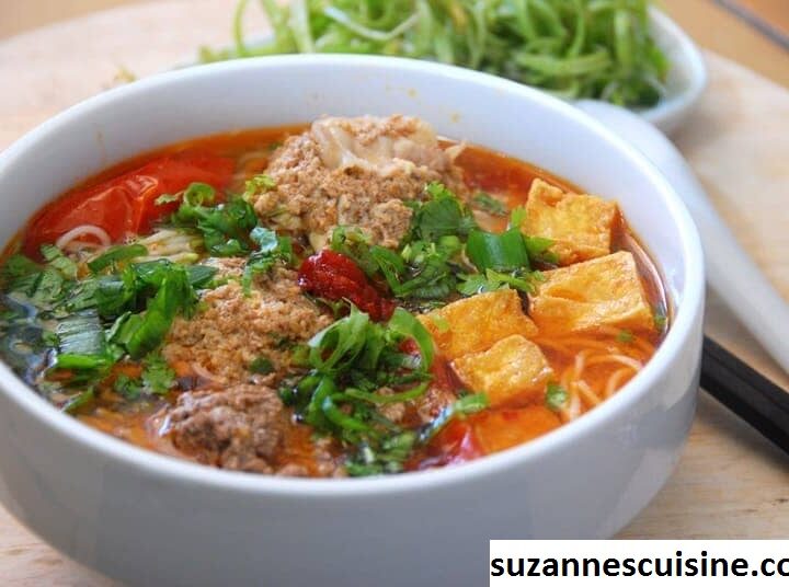 Sup Mie Nasi Vietnam dengan Daging Kepiting (Banh Da Cua)